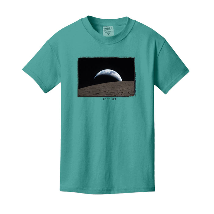 Teal short-sleeved Artemis T Shirt featuring a graphic of the Earth rising over the moon’s surface with the word EARTHSET printed below.
